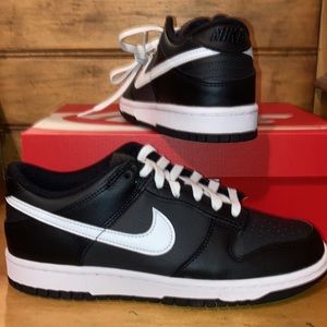 Nike Dunk “Black Panda”